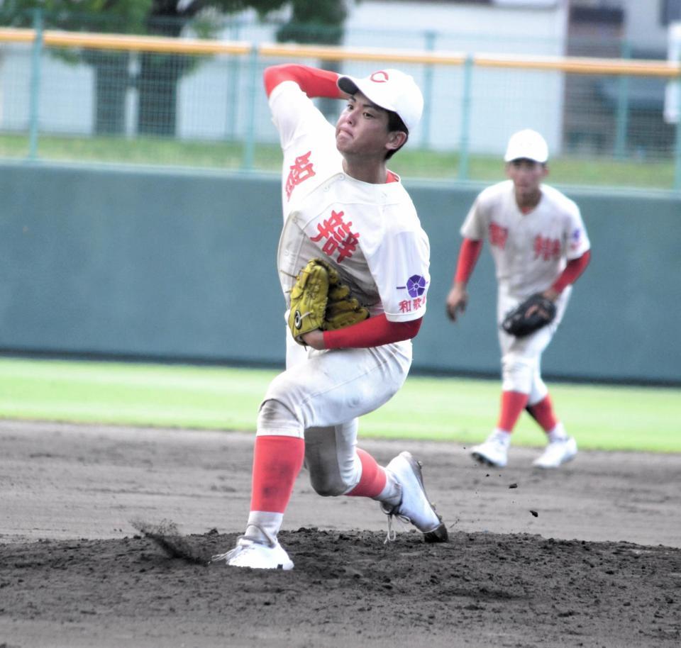 先発したプロ注目の智弁和歌山・中西（撮影・永井優花）