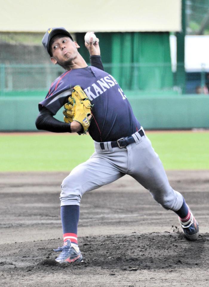 　５回３失点の投球だった関大・高野