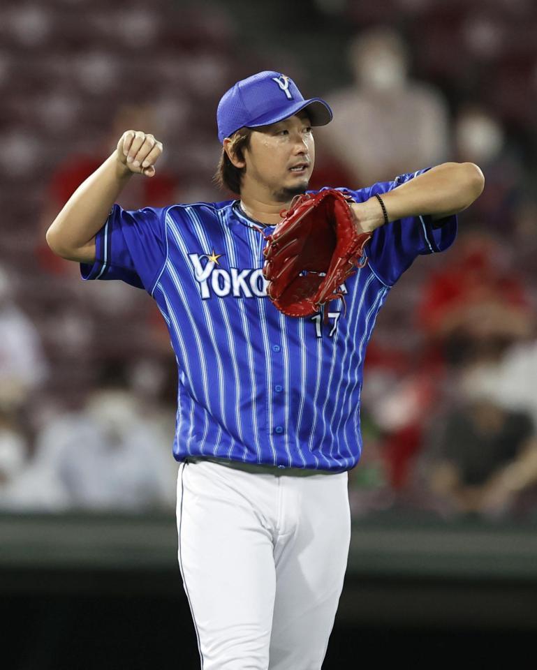 　９回、ピンチを招いたＤｅＮＡ・三嶋＝マツダ