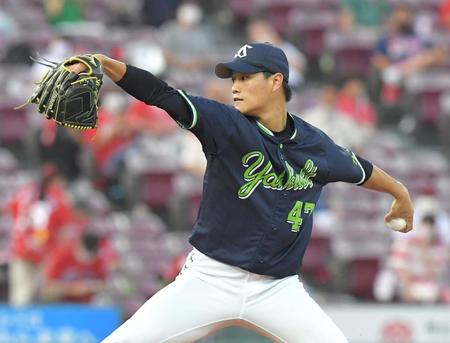 力投するヤクルト・高橋＝マツダスタジアム（撮影・高部洋祐）