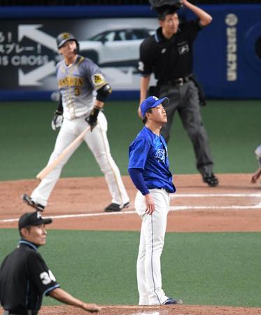 　６回、中日・柳裕也は阪神・大山悠輔に逆転満塁本塁打を許す