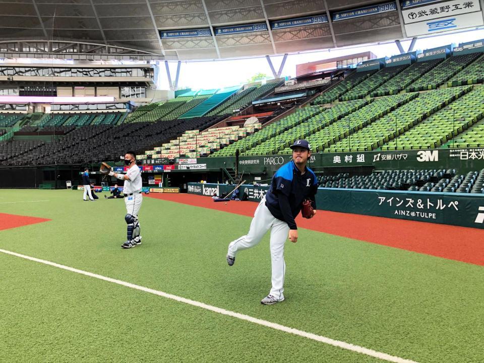 　メットライフドームで調整する高橋光（球団提供）