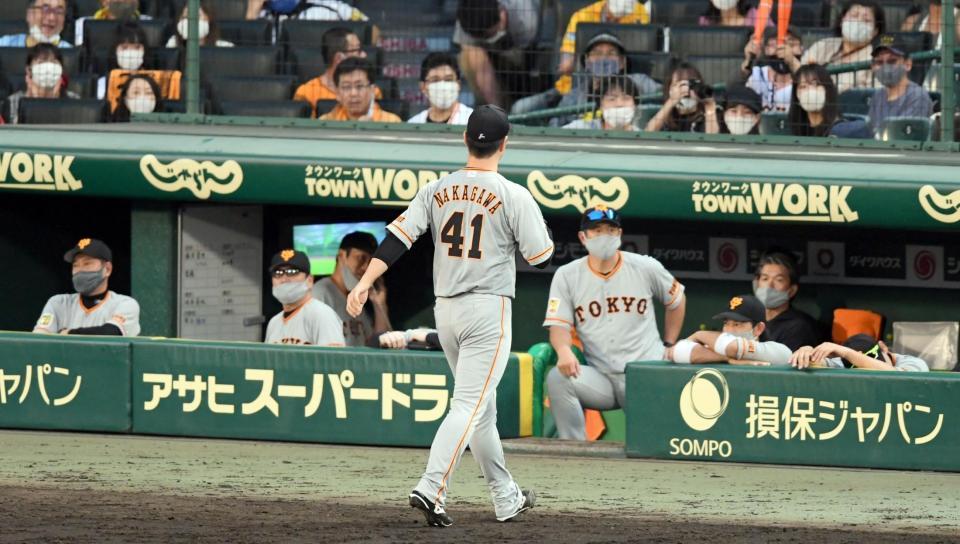 巨人 投手交代でドタバタ珍事 デラロサ アナウンスも中川現る 野球 デイリースポーツ Online