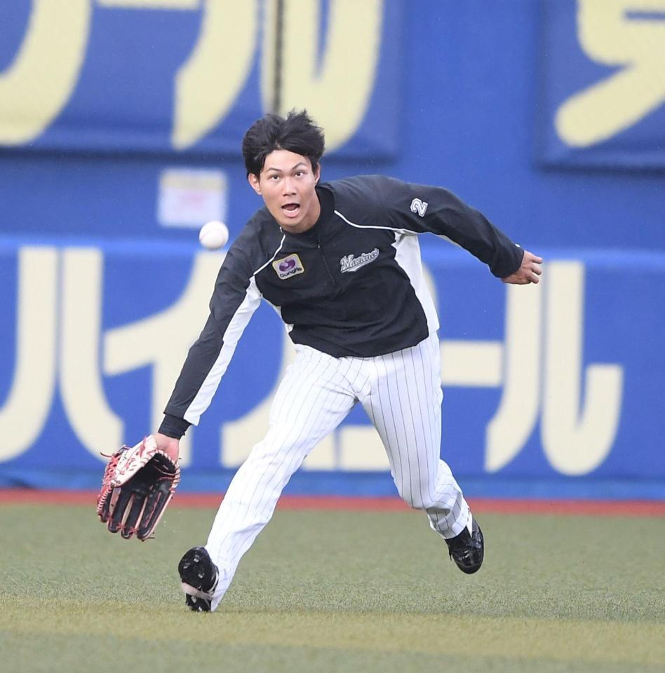 　ノックを受ける藤原（撮影・中田匡峻）