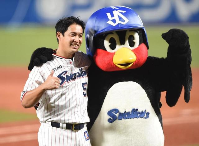 つば九郎、ヤクルト・五十嵐の引退試合に涙「おとこがほれる、りょうた