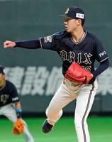 日本ハム戦にプロ初登板し、４回７失点で負け投手となったオリックス・本田＝札幌ドーム