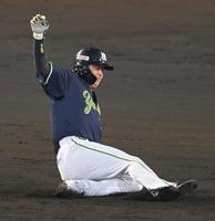 ２回、二盗を決める村上