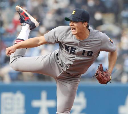 　力投する慶大先発の木沢＝神宮球場