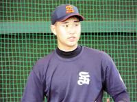 ブルペンで投球を披露した韓国・城南高校の李俊明