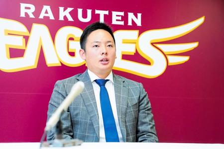 契約を更改し、来季から抑えに戻ることを明かした楽天・松井（球団提供）