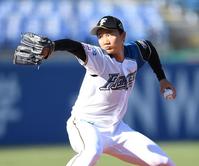 投球する元日本ハム・宮台康平＝神宮球場（撮影・中田匡峻）