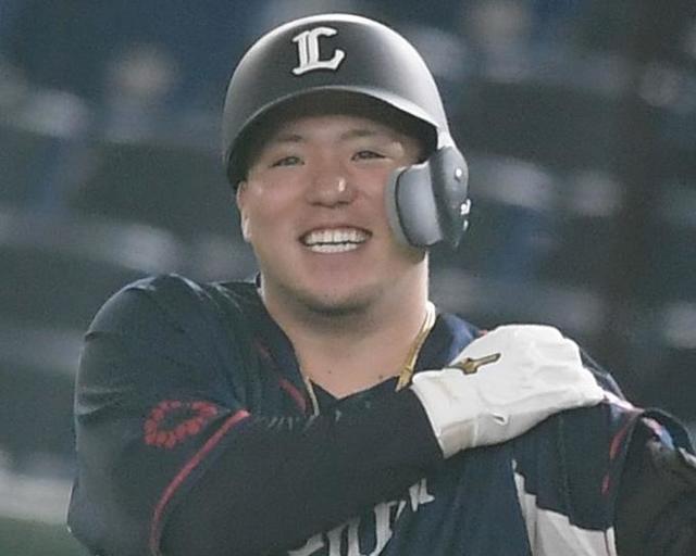 西武・山川　定位置譲らん！ドラ１渡部に「どすこい！」継承も打撃は「教えない」