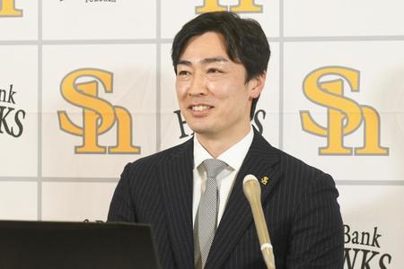 　新たに２年契約を結んだ和田毅投手（代表撮影）
