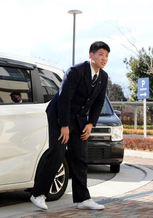 　入寮するオリックス・来田涼斗＝舞洲（撮影・山口登）