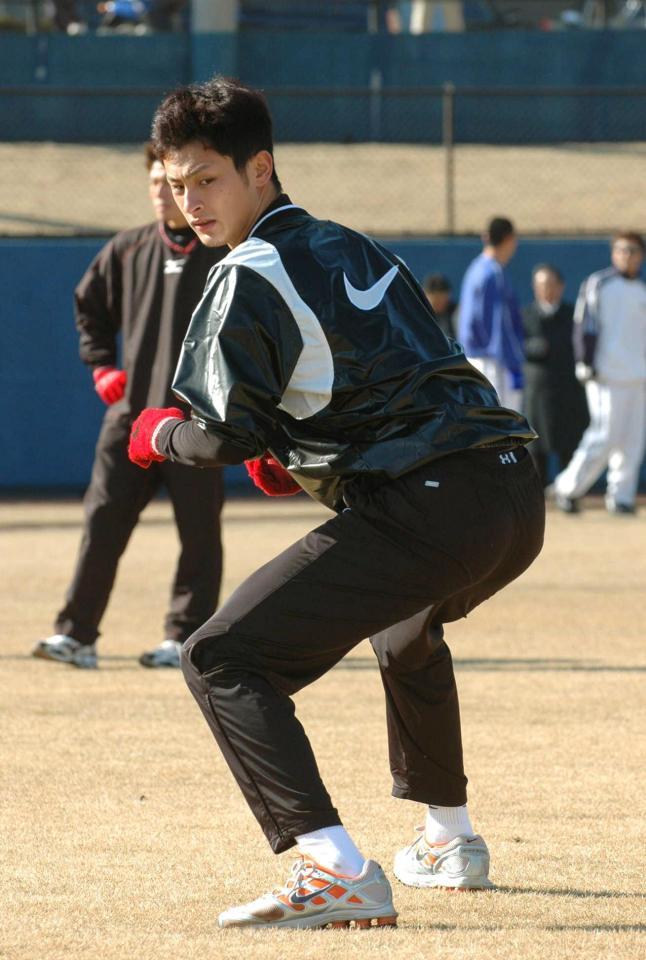 　新人自主トレで別メニュー調整となったダルビッシュ＝０５年１月１２日、鎌ヶ谷