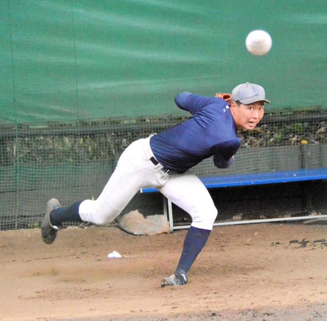 横浜商大が始動　今秋ドラフト候補の飯田が初日ブルペン３０球、夢のプロへ直球磨く！
