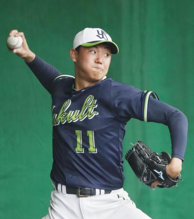 ヤクルト奥川、ブルペンで３１球２年目の１９歳、キャンプ初
