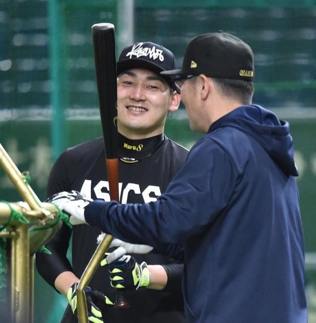 巨人・丸　宮崎Ｃ主将の岡本に「ついていくだけです、若大将に」