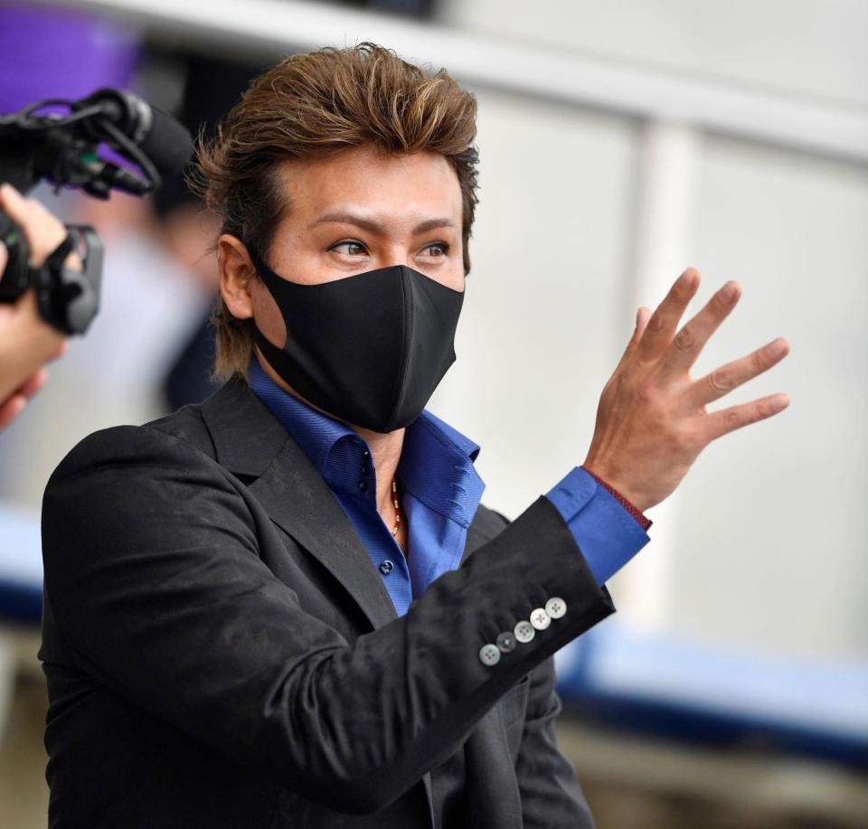 阪神キャンプを訪れた新庄剛志氏（２月１２日撮影）