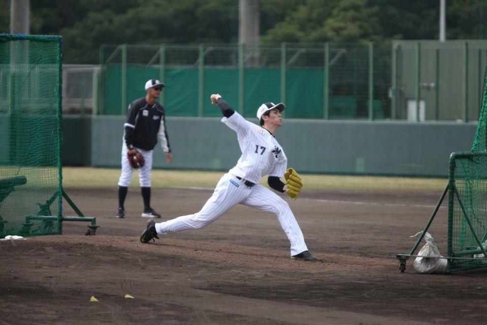 　フリー打撃に登板した佐々木朗（球団提供）