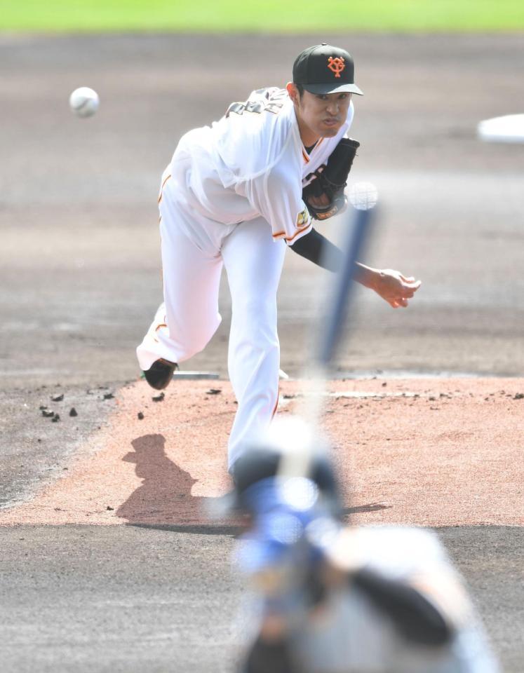 　紅白戦に先発し、１イニングを無失点に抑えた巨人・井納