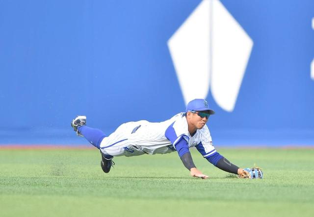 dena 激しい1番争い 桑原は守備でアピール 三浦監督 スーパープレー 野球 デイリースポーツ Online dena 激しい1番争い 桑原は守備でアピール 三浦監督 スーパープレー 野球 デイリースポーツ Online