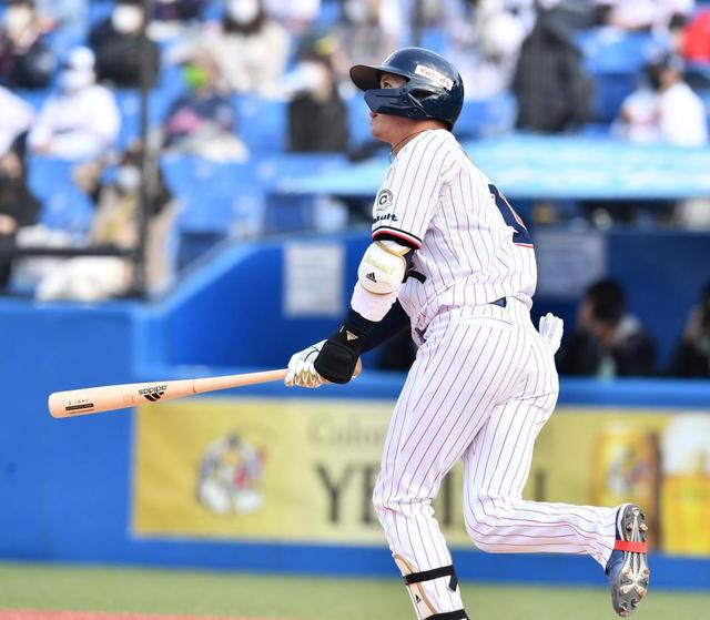 ヤクルト・山田が待望のＯＰ戦１号「納得のいくスイングができた」