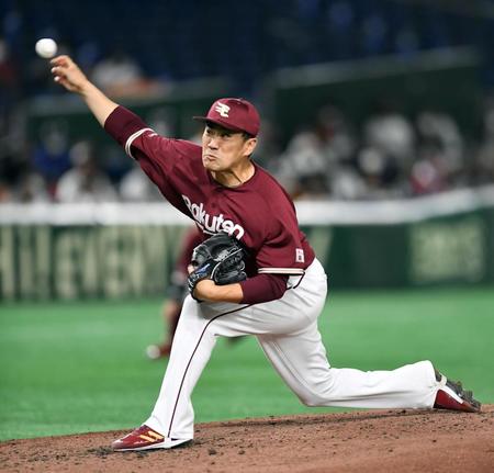 東京ドームのマウンドに立った楽天・田中将大＝東京ドーム（撮影・佐藤厚）