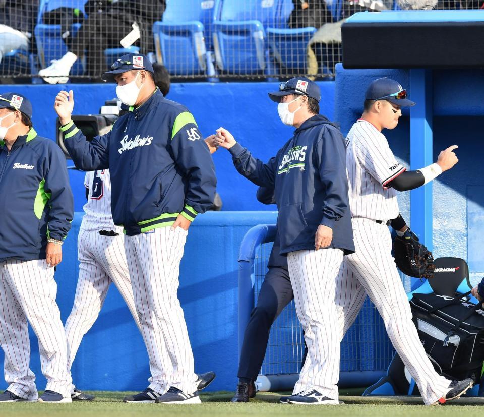 ヤクルト 高津監督 プロ野球九回打ち切り 対応するのがプロ 野球 デイリースポーツ Online