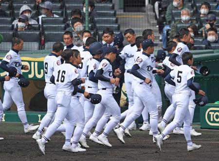 　秋季九州大会決勝の再現とならず、初戦敗退となった清水監督率いる大崎ナイン（撮影・伊藤笙子）