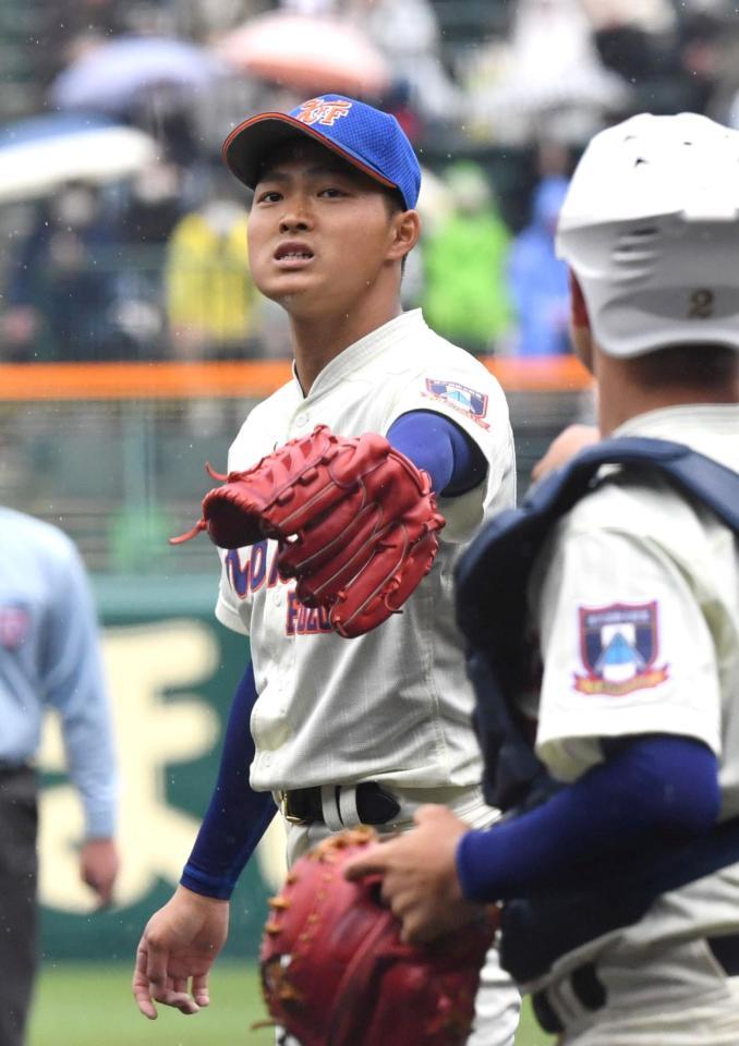 神戸国際大－仙台育英　１回、先制点を失い、悔しがる神戸国際大・阪上＝甲子園（撮影・北村雅宏）