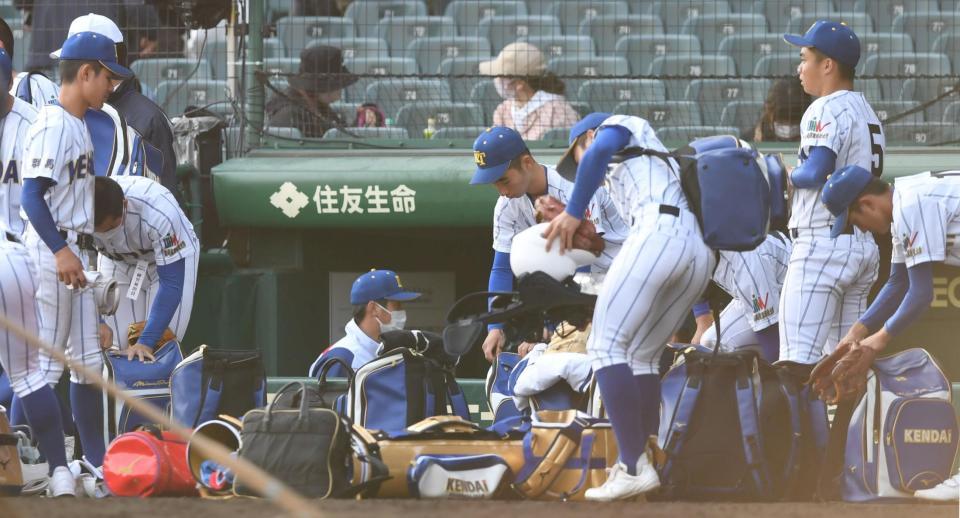 健大高崎 ２４２発打線が沈黙 自分たちのスイングを上回る直球を投げられた 野球 デイリースポーツ Online