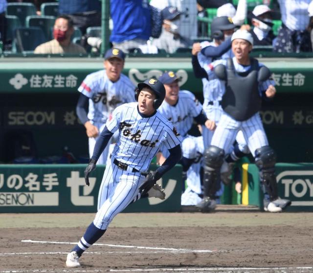 東海大菅生が初８強　代打でサヨナラの多井「頭がいっぱい」　監督は「勝負根性を」猛ゲキ