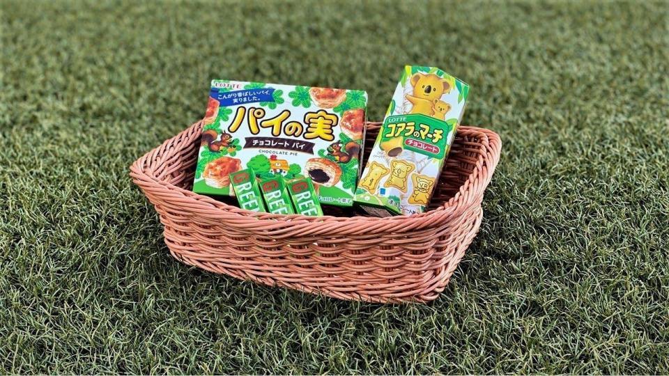 ３月３０日のホーム開幕・楽天戦で来場者全員にロッテのお菓子を贈呈（球団提供）