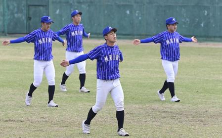 　準決勝に向け調整する明豊の選手たち（代表撮影）