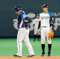 　１回、先制２ランを放った山川。走塁時に負傷し、脚を引きずりながら歩いてダイヤモンドを回る