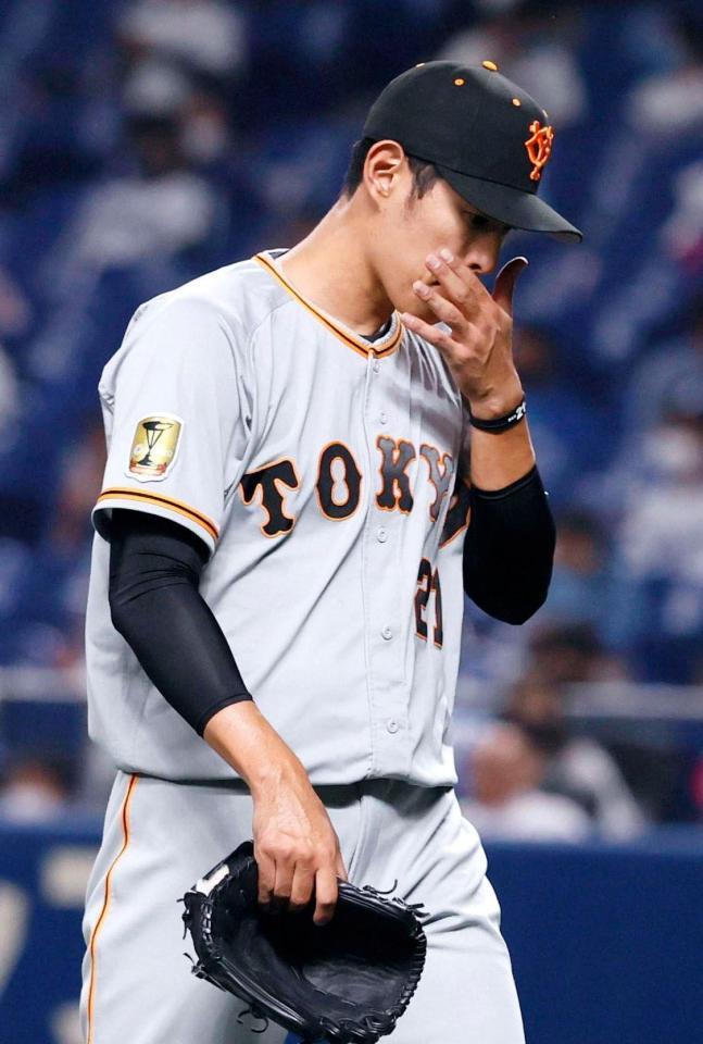 ２回途中で降板する巨人・井納＝バンテリンドーム