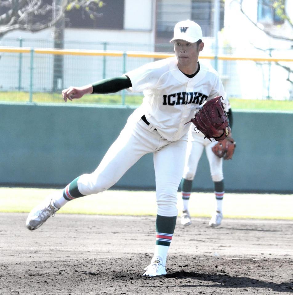 １回無失点で試合を締めた小園（撮影・永井優花）