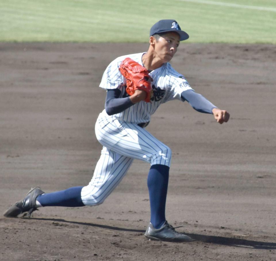 　先発した明徳義塾・吉村　