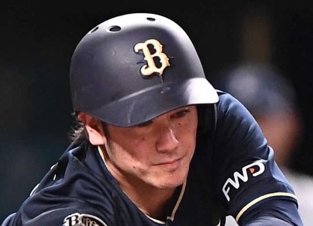 オリックス・大城が左肘への死球で途中交代