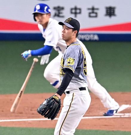 　２回、根尾にタイムリーを打たれる青柳（撮影・飯室逸平）