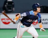 ３回日本ハム２死、杉谷が右越えに先制ソロを放つ＝札幌ドーム
