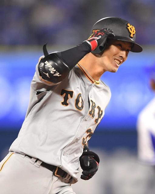 巨人・若林が値千金の一発！吉川は左中間へ　九回に連続アーチが飛び出す