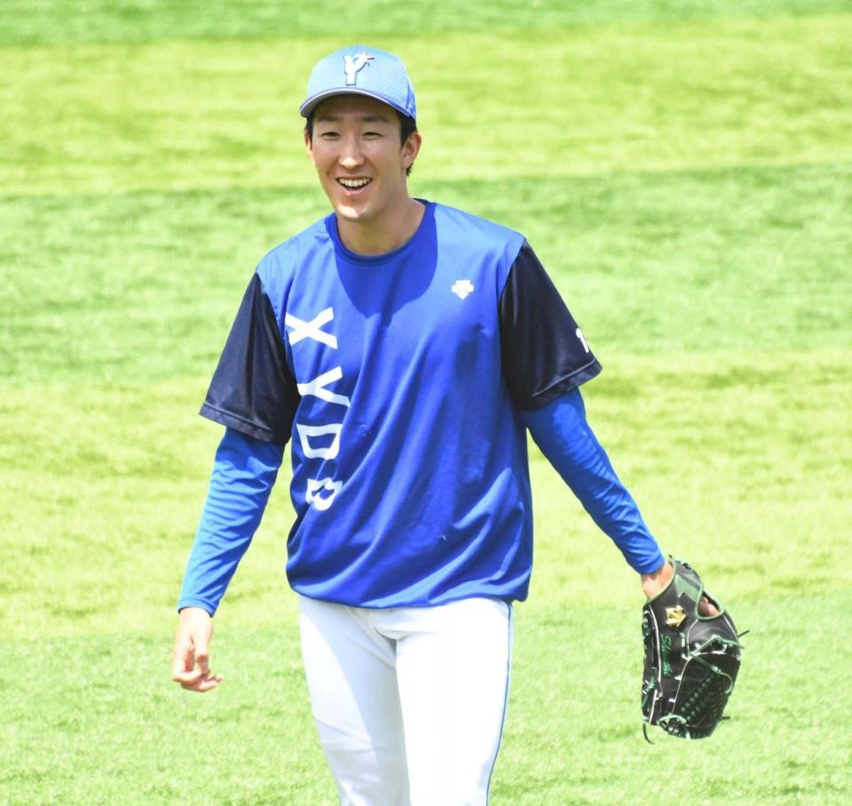 　笑顔を見せる大貫