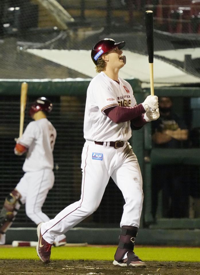 　３回、ディクソンが３者連続となる空振り三振に倒れる（共同）