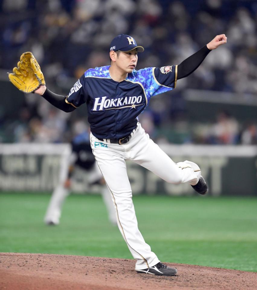 オリックス打線を相手に力投する加藤（撮影・佐藤厚）