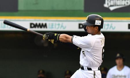 １回、宗は右翼線に適時二塁打を放つ（撮影・佐々木彰尚）