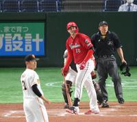 　６回、クロンが満塁本塁打を放つ（撮影・堀内翔）