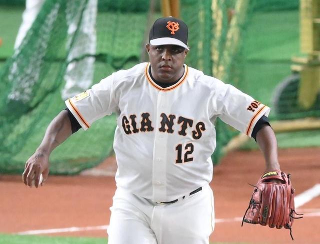 巨人・デラロサがシート打撃に登板　チェックの原監督に順調な調整ぶりをみせる