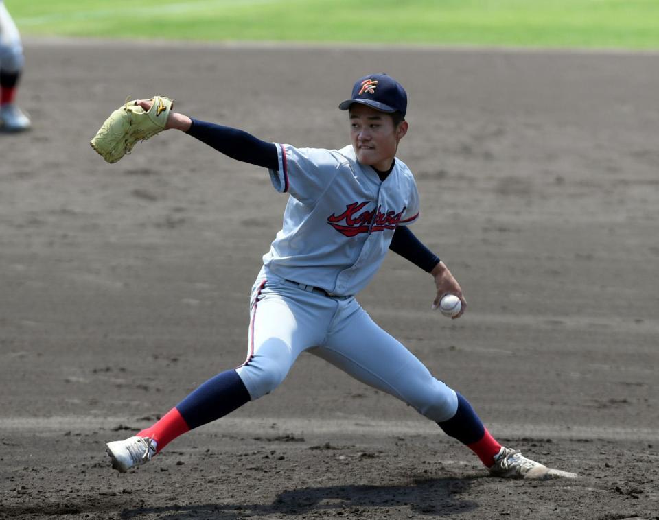 　先発し力投する京都国際・森下（撮影・山口登）